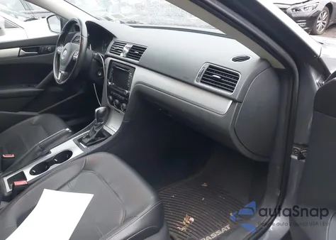 2013 Volkswagen Passat 2.5L Se из США, поврежденный, VIN 1VWBP7A3XDC101912